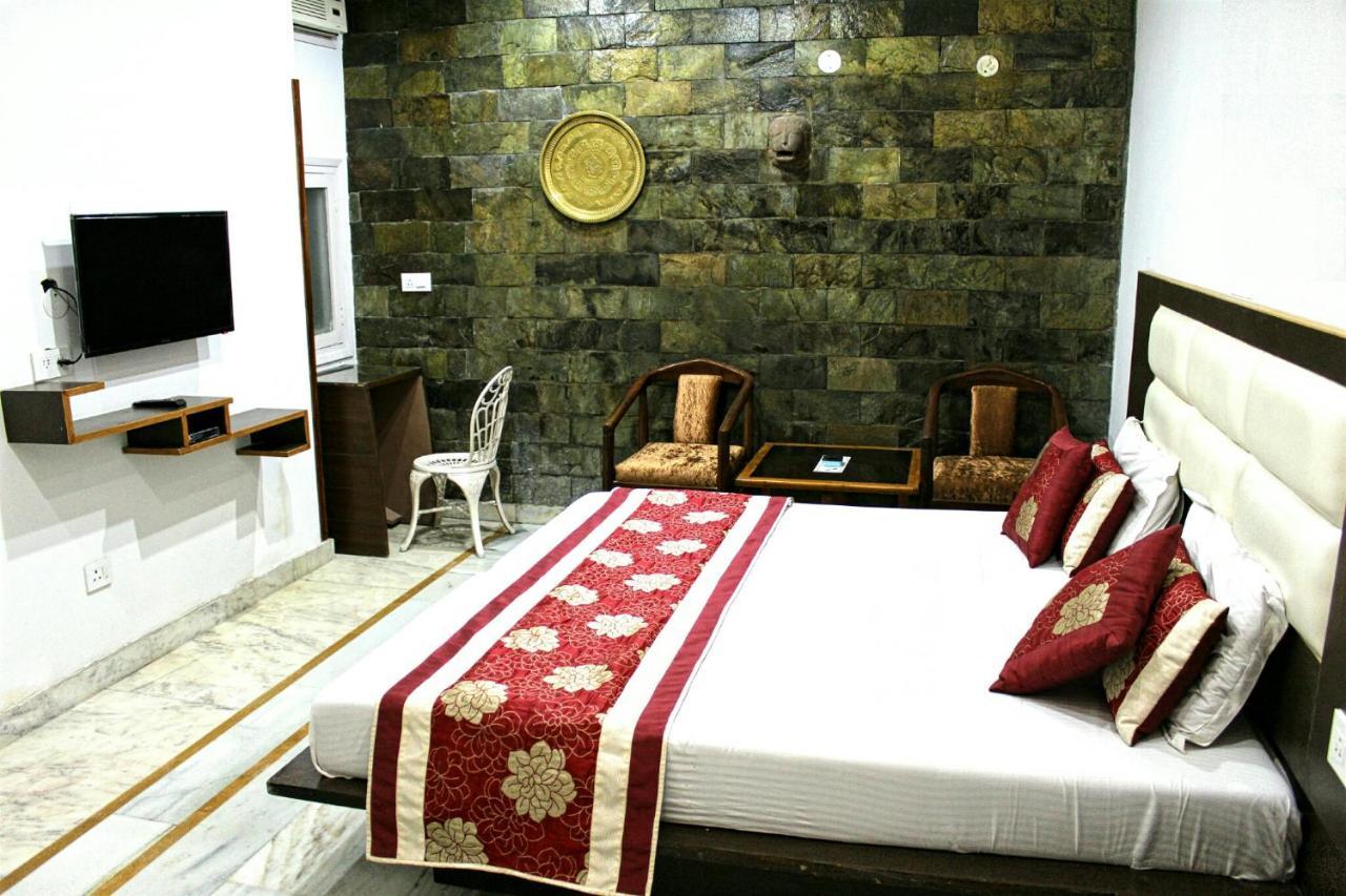 Kaveri Hotel And Restaurant Yamunānagar Exteriér fotografie